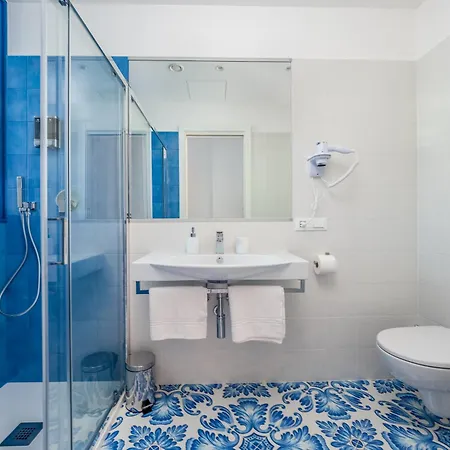 Pusiso - De Vivo Realty Guest house 3*