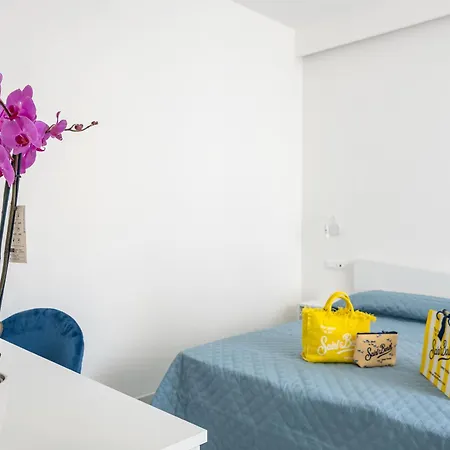 Pusiso - De Vivo Realty Guest house 3*